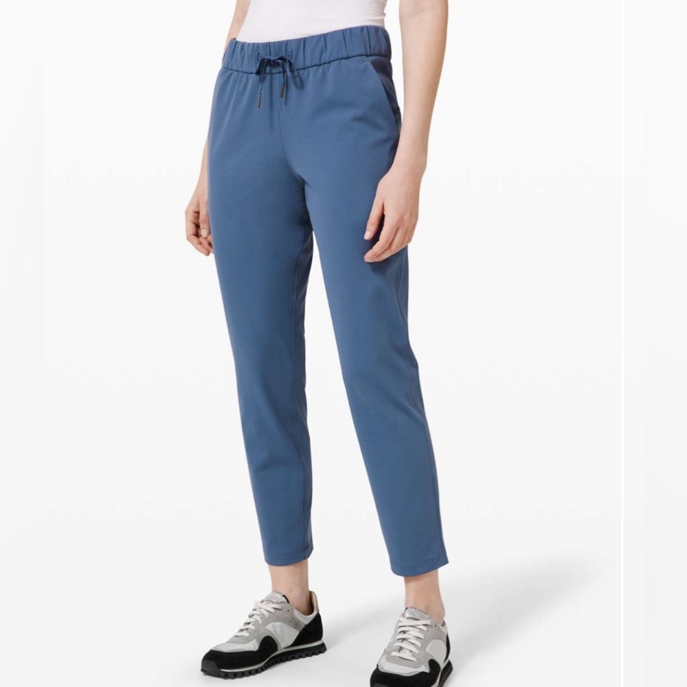 Lululemon on the fly pants